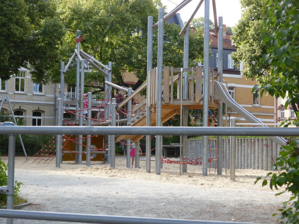 Ferienwohnung Friedrich Schiller, 2 Schlafzimmer, Balkon,Kostenloses Wifi, Naehe Zentrum, Jena Exteriör bild