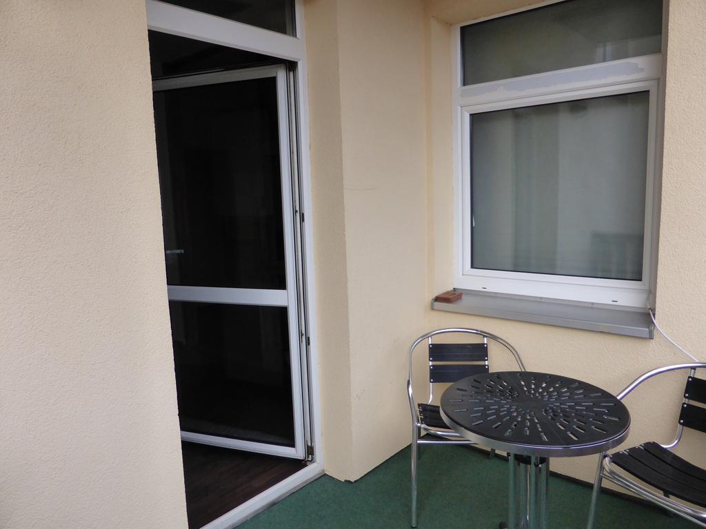 Ferienwohnung Friedrich Schiller, 2 Schlafzimmer, Balkon,Kostenloses Wifi, Naehe Zentrum, Jena Exteriör bild